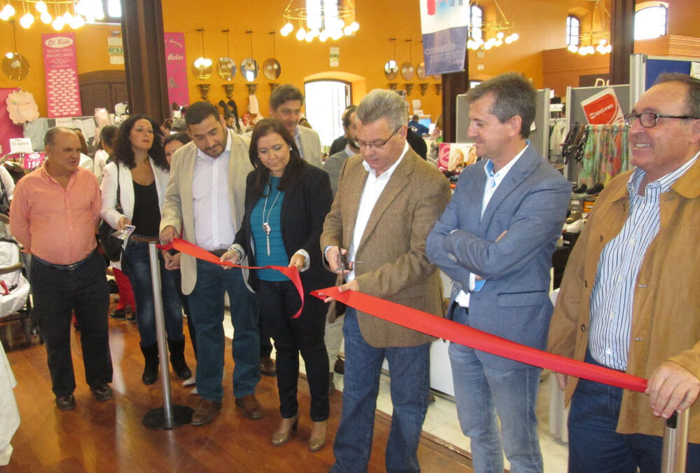 18 stands participan en la cuarta Feria Outlet 1
