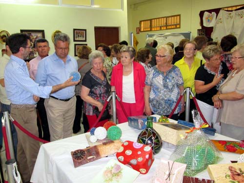 APERTURA DE LA EXPOSICIÓN DE MANUALIDADES DEL CENTRO DE EDUCACIÓN DE ADULTOS 1