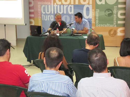 Faustino Núñez repasa la biografía de Paco de Lucía 1