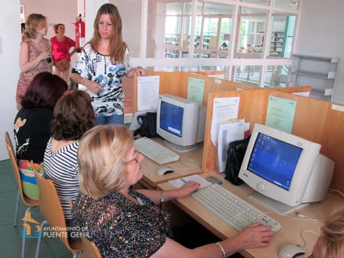 EL AYUNTAMIENTO CONTINÚA IMPARTIENDO CURSOS RELACIONADOS CON INTERNET Y LAS NUEVAS TECNOLOGÍAS 1