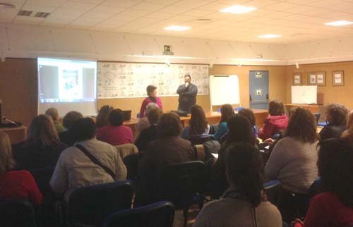 MEDIO CENTENAR DE PERSONAS ASISTEN AL TALLER DE LECTURA TERAPÉUTICA 1