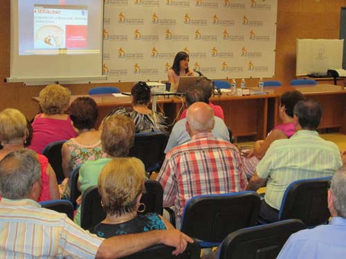Una jornada reflexiona sobre la calidad de vida y la sexualidad de las personas mayores 1