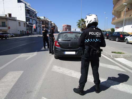 La Policía Local pone en marcha una campaña sobre el uso del cinturón de seguridad 1