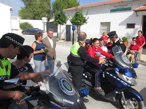 Se imparte un taller de Educación Vial a los usuarios de Disgenil 1