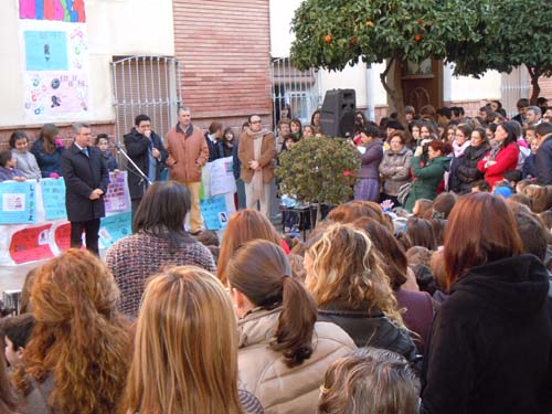 EL ALCALDE ASISTE A LA CELEBRACIÓN DEL DÍA ESCOLAR POR LA PAZ 1