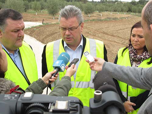 Se ultiman las obras en el camino rural de El Remolino 1