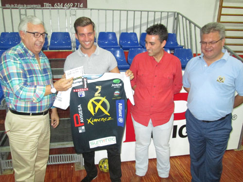 El diputado provincial de Deportes visita las instalaciones deportivas 1