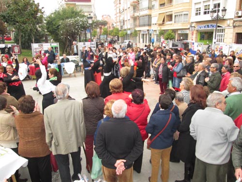 LOS COLECTIVOS DE MUJERES DAN A CONOCER SUS ACTIVIDADES EN UNA JORNADA DE PUERTAS ABIERTAS 1