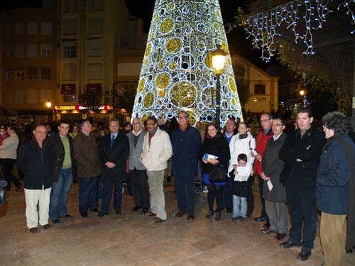 MÁS DE UN MILLÓN DE PUNTOS DE LUZ ILUMINAN EN NAVIDAD LAS CALLES DE PUENTE GENIL 1