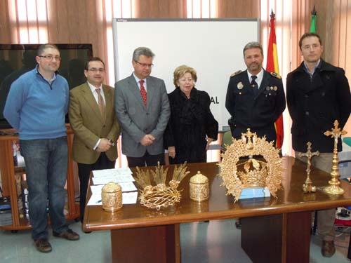 LAS HERMANDADES RECIBEN LOS ENSERES RECUPERADOS DEL ROBO DE LAS IGLESIAS 1