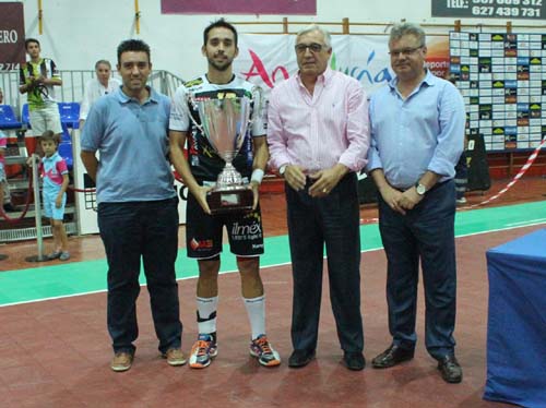El Ángel Ximénez se adjudica el primer trofeo de feria 1
