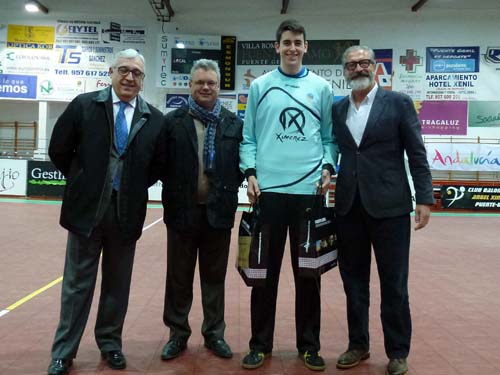 Triangular de Navidad de balonmano en el Pabellón Alcalde Miguel Salas 1