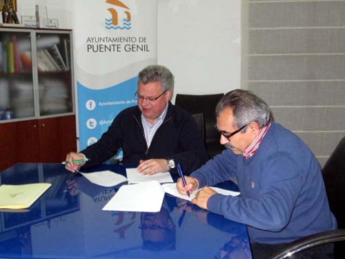 Ayuntamiento y Avas rubrican un convenio destinado a demandantes de ayudas de emergencia social 1