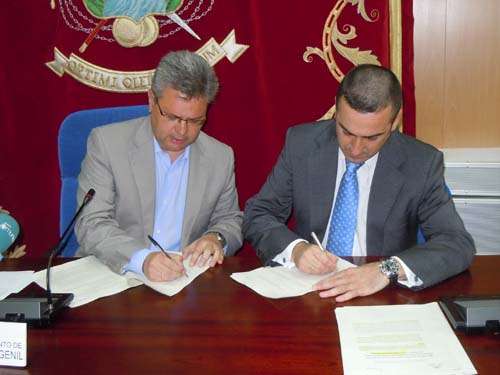 EL AYUNTAMIENTO FIRMA UN CONVENIO CON MICROBANK DIRIGIDO A PEQUEÑOS EMPRESARIOS 1