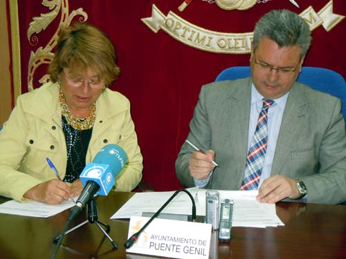 EL ALCALDE ASISTE A LA FIRMA DEL CONVENIO DE ATENCIÓN TEMPRANA 1