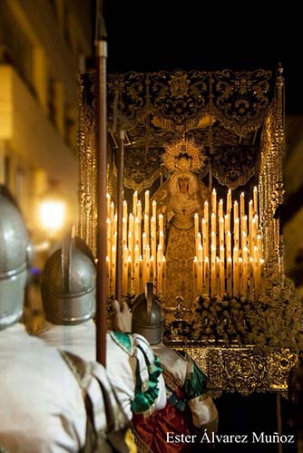 La fotografía “La Chusma” gana el concurso de carteles de Semana Santa 1