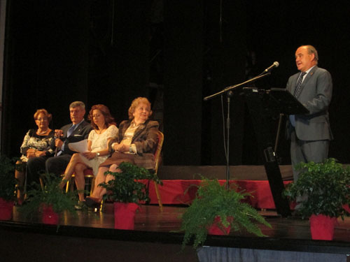 Miguel Martín y Mari Pepa Cañestro, homenajeados en las Jornadas de los Mayores 1
