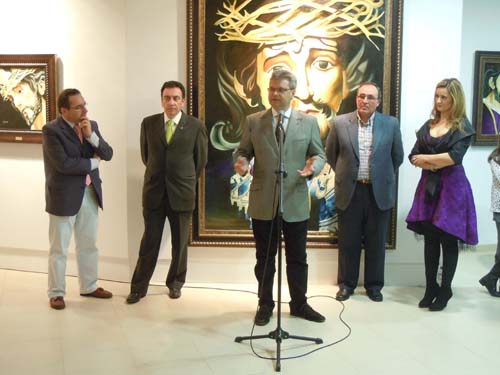INAUGURADA LA EXPOSICIÓN DE PINTURA “MIRADAS DE JESÚS NAZARENO”, DE CARMEN LÓPEZ REY 1
