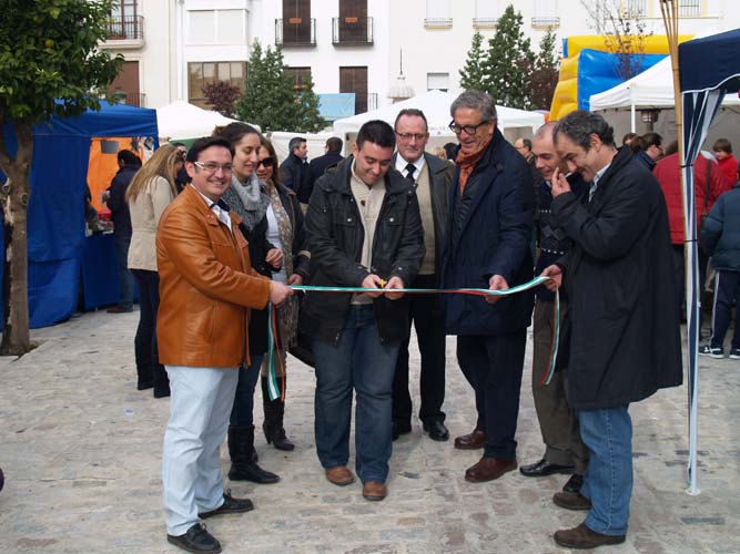 INAUGURADO EL I MERCADO NAVIDEÑO 1