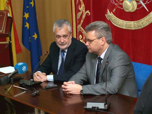 EL PRESIDENTE DE LA JUNTA DE ANDALUCÍA VISITA EL AYUNTAMIENTO, EL CENTRO CAPI Y PREFABRICADOS DELTA 1