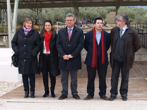 LA DELEGADA DEL GOBIERNO CONOCE LOS AVANCES DEL TALLER DE EMPLEO “LA CASA DE LOS MOSAICOS” 1
