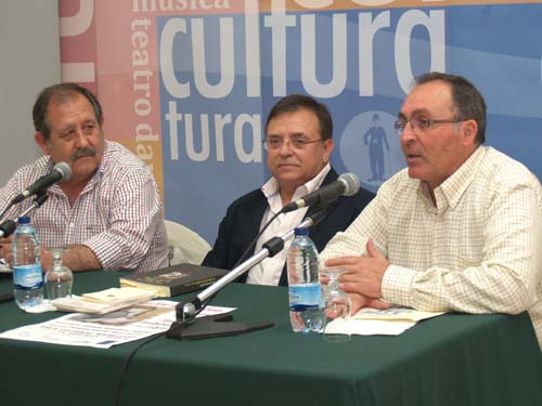 EL PERIODISTA Y ESCRITOR ANTONIO RODRÍGUEZ REPASA SU OBRA POÉTICA 1