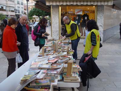 MERCADILLO SOLIDARIO DE LIBROS DE SEGUNDA MANO 1