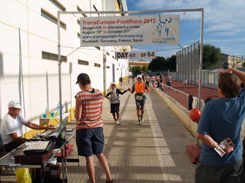 PUENTE GENIL ACOGIÓ UNA META DE LA PRUEBA DE RESISTENCIA TRANSEUROPE-FOOTRACE 1