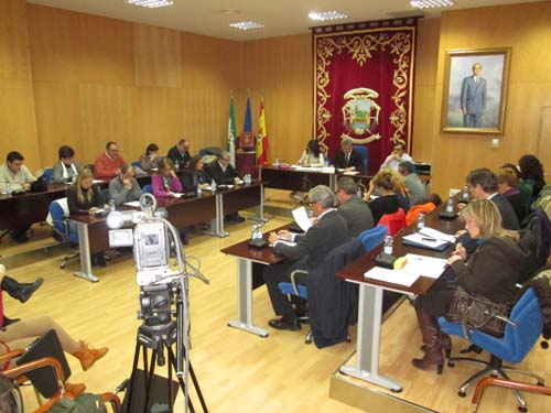 EL PLENO SOLICITA LA CREACIÓN DE UN FONDO ESTATAL QUE ATIENDA A LAS FAMILIAS SIN RECURSOS 1