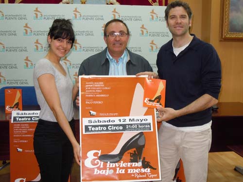 EL CONCEJAL DE CULTURA PRESENTA LA COMEDIA EL INVIERNO BAJO LA MESA 1