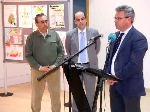 UNA EXPOSICIÓN RECOGE 128 DIBUJOS DE ESCOLARES DE LOS QUE SALDRÁ EL CARTEL DE LA SEMANA  SANTA CHIQUITA 1