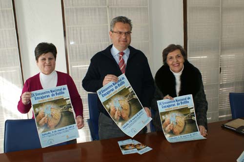 PRESENTACIÓN DEL CARTEL ANUNCIADOR DEL IX ENCUENTRO NACIONAL DE ENCAJERAS DE BOLILLO 1