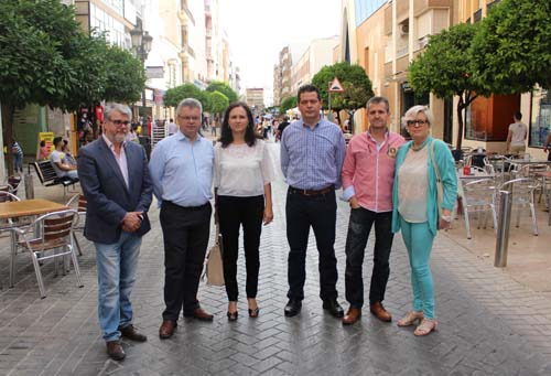 Apertura extraordinaria de los establecimiento comerciales la noche del viernes 1