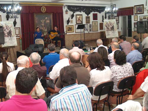 Unos 150 aficionados al flamenco se dan cita en la penúltima fase del Membrillo de Oro 1