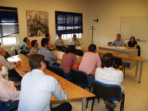 UNA REUNIÓN DEBATE LA INTRODUCCIÓN DE MODIFICACIONES EN EL TEXTO DEL PGOU 1