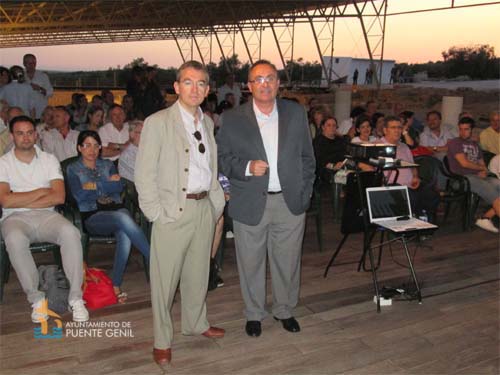 SANTIAGO POSTEGUILLO ANALIZÓ LOS ENTRESIJOS DE LA NOVELA HISTÓRICA EN LAS NOCHES EN LA VILLA 1