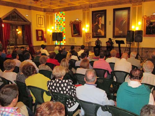 LA SEGUNDA FASE DEL CONCURSO MEMBRILLO DE ORO LLENA EL SALÓN FOSFORITO DEL HOTEL LAS ACACIAS 1