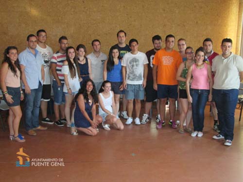 20 JÓVENES PARTICIPAN EN EL TALLER DE PRIMEROS AUXILIOS DE VERANO JOVEN 1