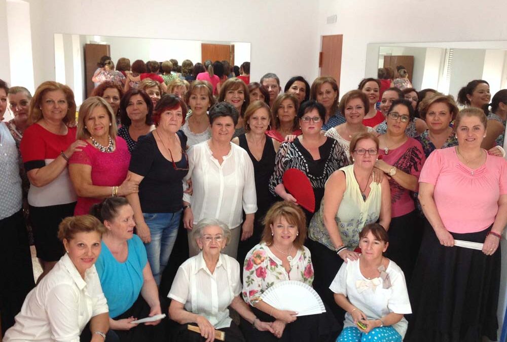 Comienzan las clases del taller de sevillanas de la FLAM 1