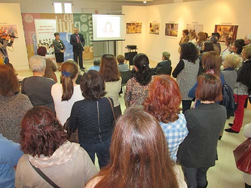 Una exposición fotográfica muestra a las homenajeadas en el Día Internacional de la Mujer 1