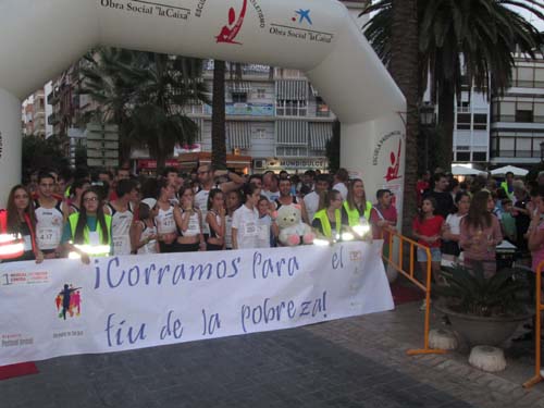 MÁS DE UN MILLAR DE PARTICIPANTES EN LA MARCHA SOLIDARIA CONTRA LA POBREZA 1