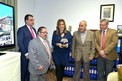 La presidenta de la Junta visita en Puente Genil la sede de la empresa Tamesur 1