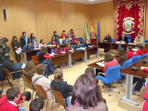 EL PLENO DE LA INFANCIA DEBATIÓ SOBRE LA DEMOCRACIA Y LA CONSTITUCIÓN 1