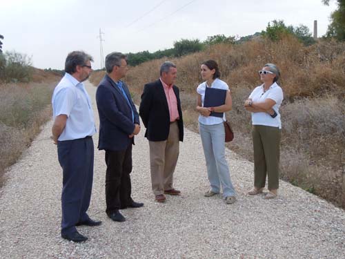 EL ALCALDE Y EL SUBDELEGADO DEL GOBIERNO VISITAN LAS OBRAS DE LA VÍA VERDE DEL ACEITE 1