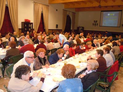 LA POLICÍA LOCAL IMPARTE A LOS MAYORES UNA CHARLA SOBRE SEGURIDAD 1