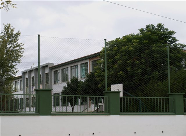 LA JUNTA INVIERTE MÁS DE 280.000 EUROS EN EL COLEGIO CASTILLO ANZUR 1