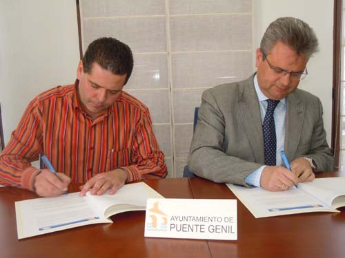 EL ALCALDE FIRMA UN CONVENIO DE COLABORACIÓN CON LA ASOCIACIÓN DE COMERCIO 1