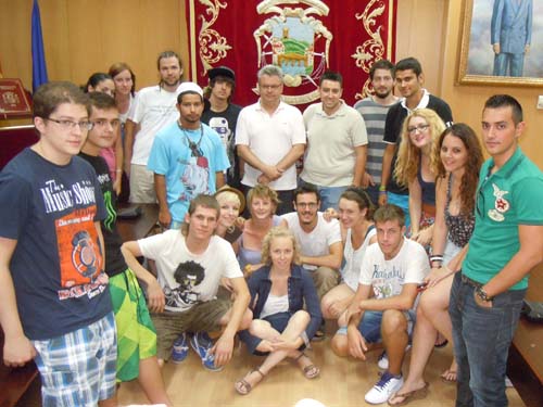 RECEPCIÓN A UN GRUPO DE JÓVENES PARTICIPANTES EN UN PROYECTO EUROPEO DE ARTES ESCÉNICAS 1