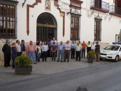 MINUTO DE SILENCIO POR LAS VÍCTIMAS DEL TERREMOTO DE LORCA 1