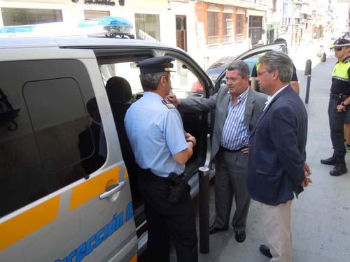 LA DIRECCIÓN GENERAL DE TRÁFICO CEDE UN VEHÍCULO PARA LA REALIZACIÓN DE CONTROLES DE VELOCIDAD Y ALCOHOLEMIA 1